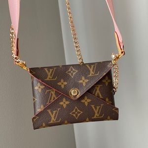 Louis Vuitton Kirigami. In great condition! ‼️ Added straps. Can change straps.